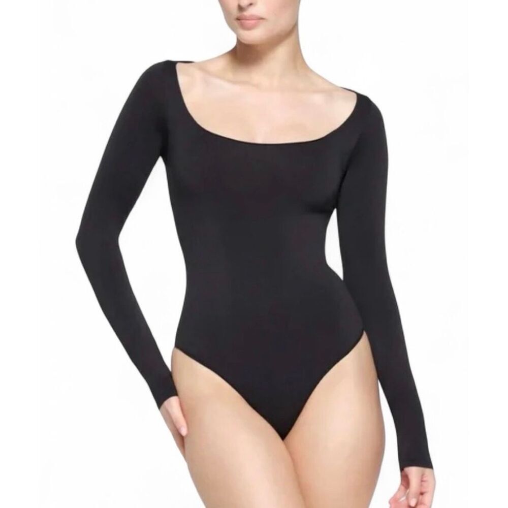 SKIMS ESSENTIAL LONG SLEEVE SQUARE NECK BODYSUIT | XXS/XS in ONYX